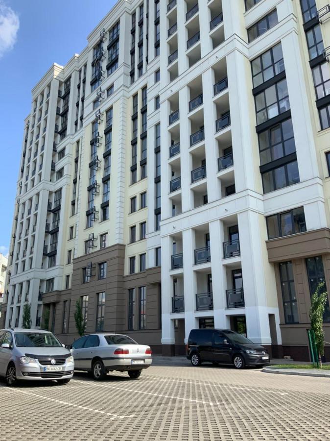 Дизайнерський Ремонт&Центр& Vip, Електрозаправка На Території Будинку Rivne Exteriör bild